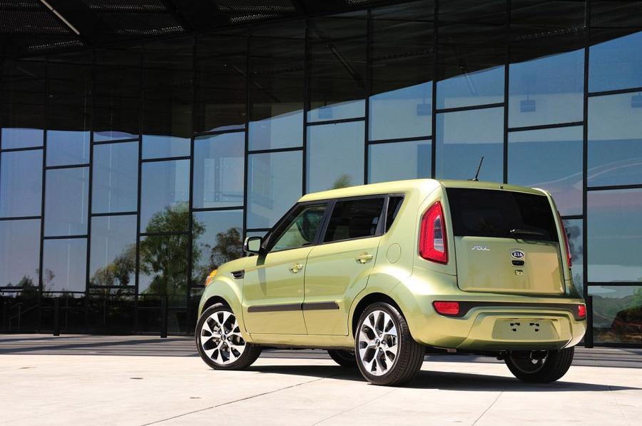  Kia Soul 2012 года  (фото 18 из 73)